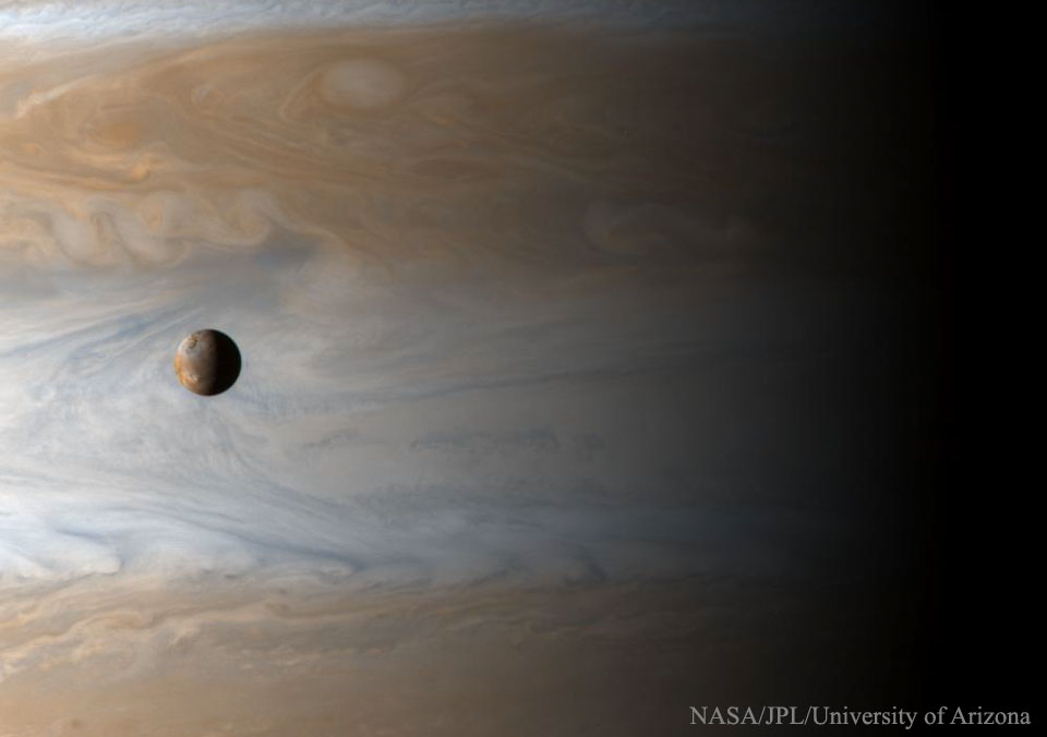 IoOverJupiter_Cassini_960.jpg