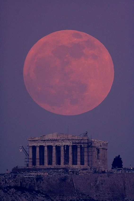 LunarParthenon_ayiomamitis.jpg