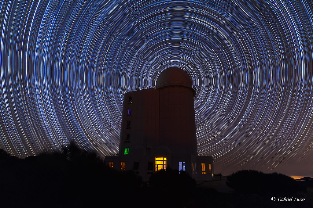 Startrail_Funes1024.jpg