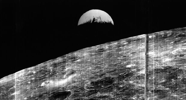 earthrise_lo3.jpg