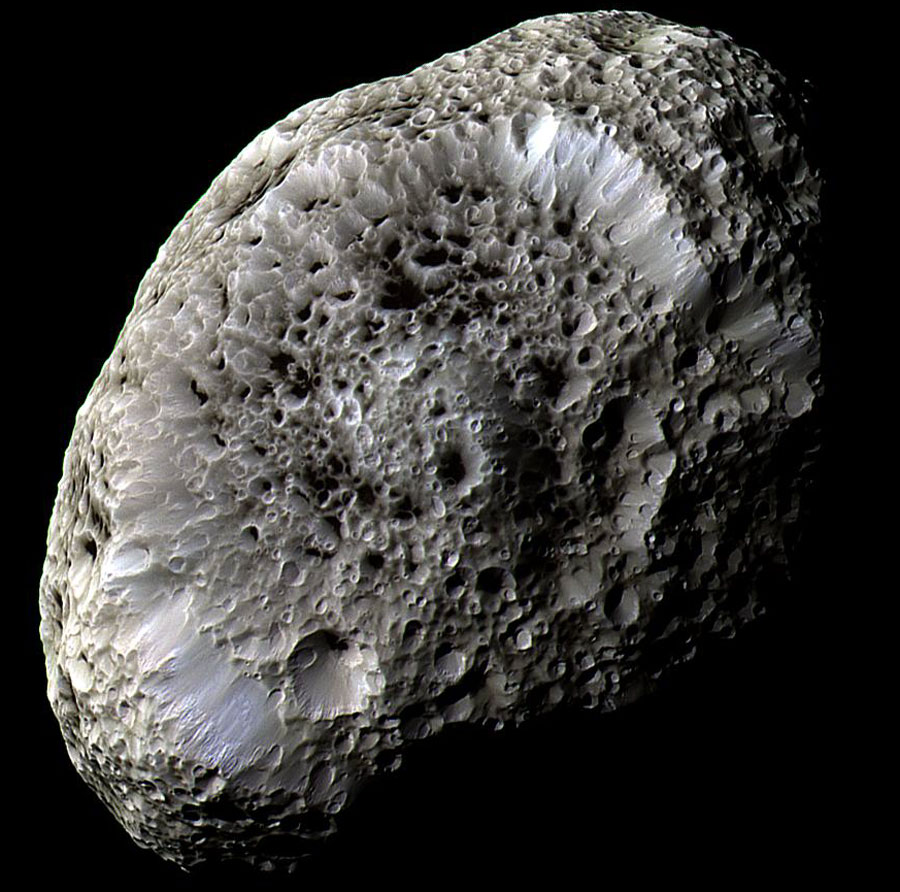 hyperion3_cassini_900.jpg