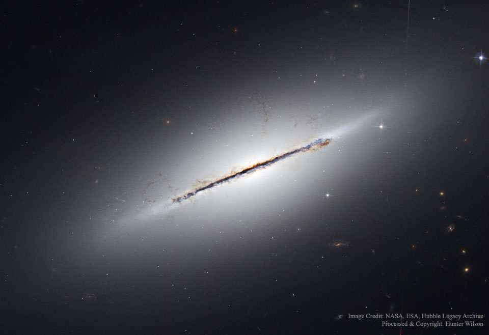 ngc5866_hubble_960.jpg