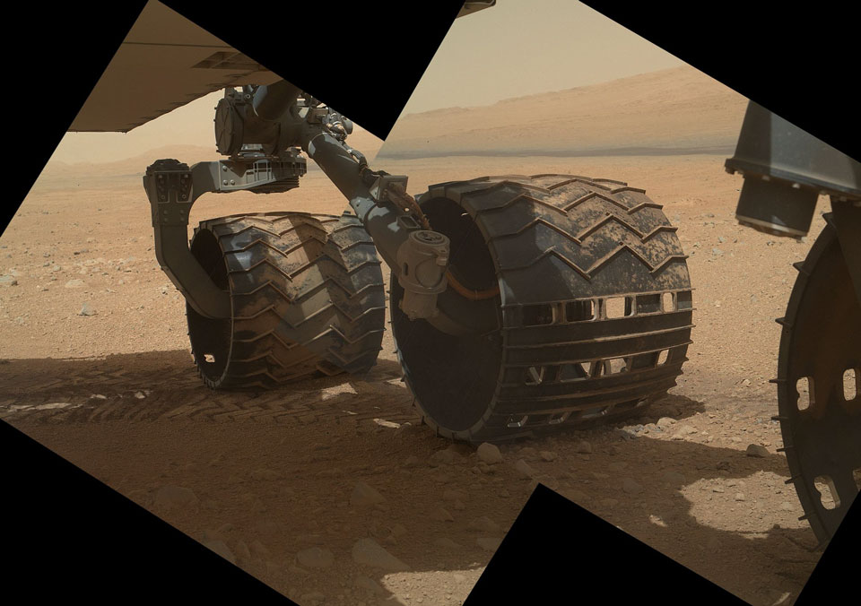 roverwheels_curiosity_960.jpg