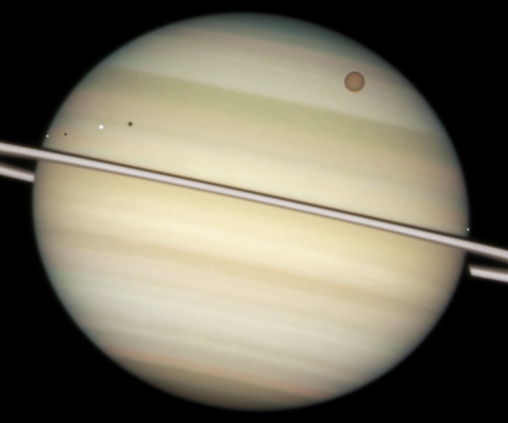 sat4moons_hst_ch600.jpg
