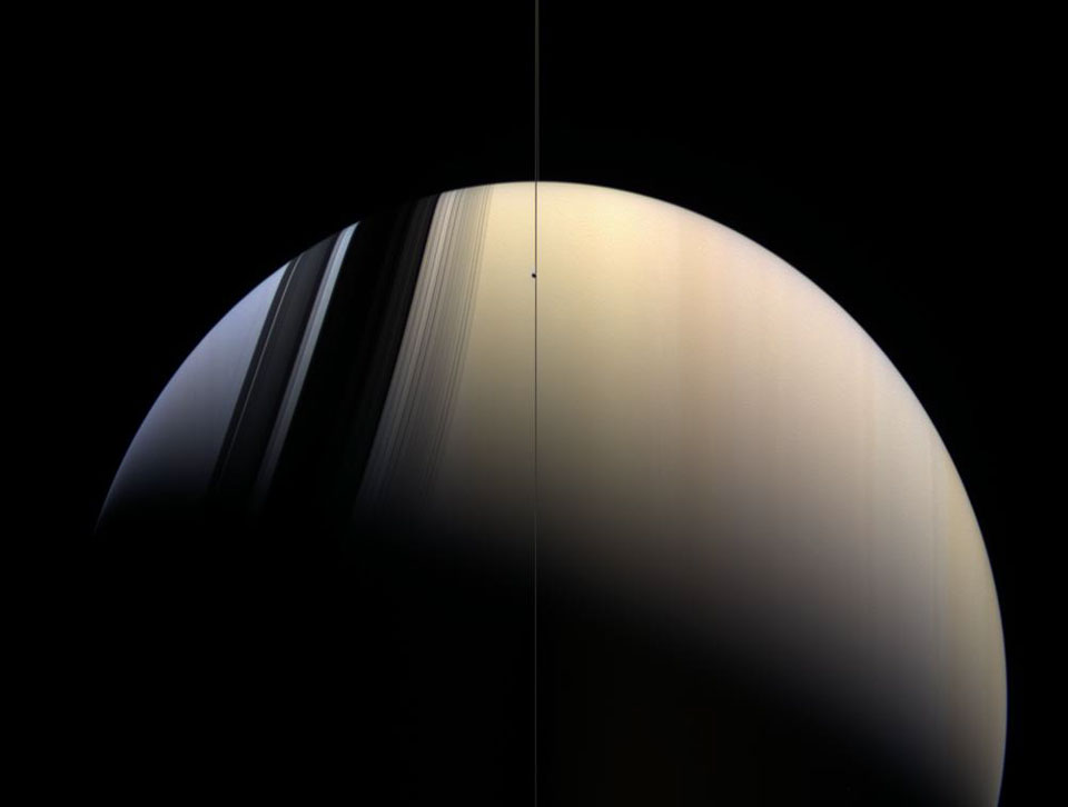 saturnbluegold_cassini_960.jpg