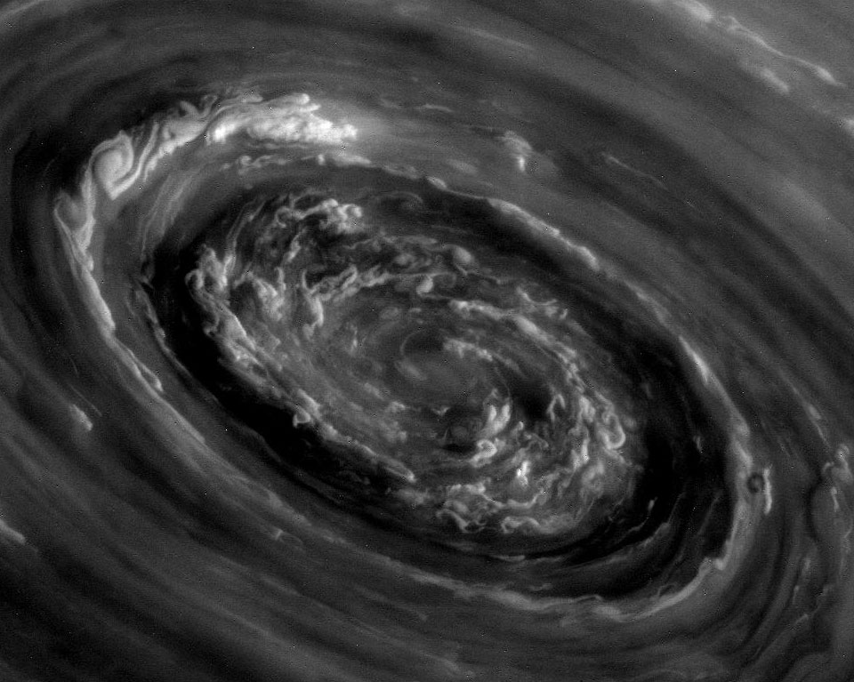 saturnvortex_cassini_960.jpg